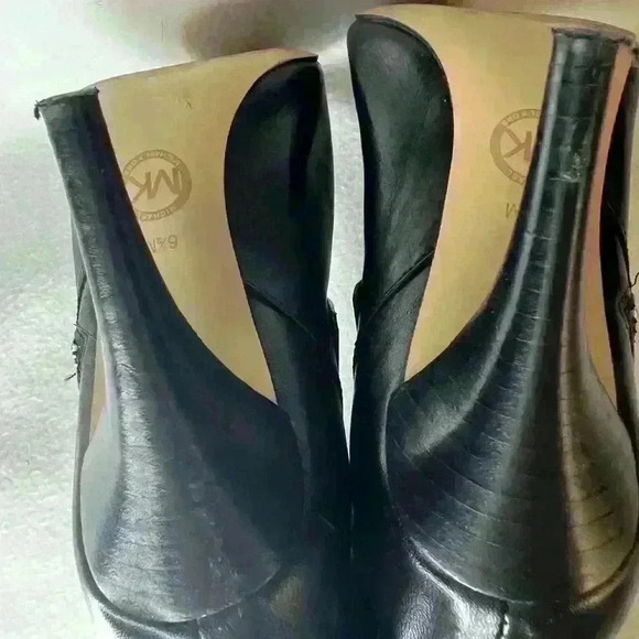 Michael Kors Lori Booties. Black Size 6.5 - Picture 9 of 9